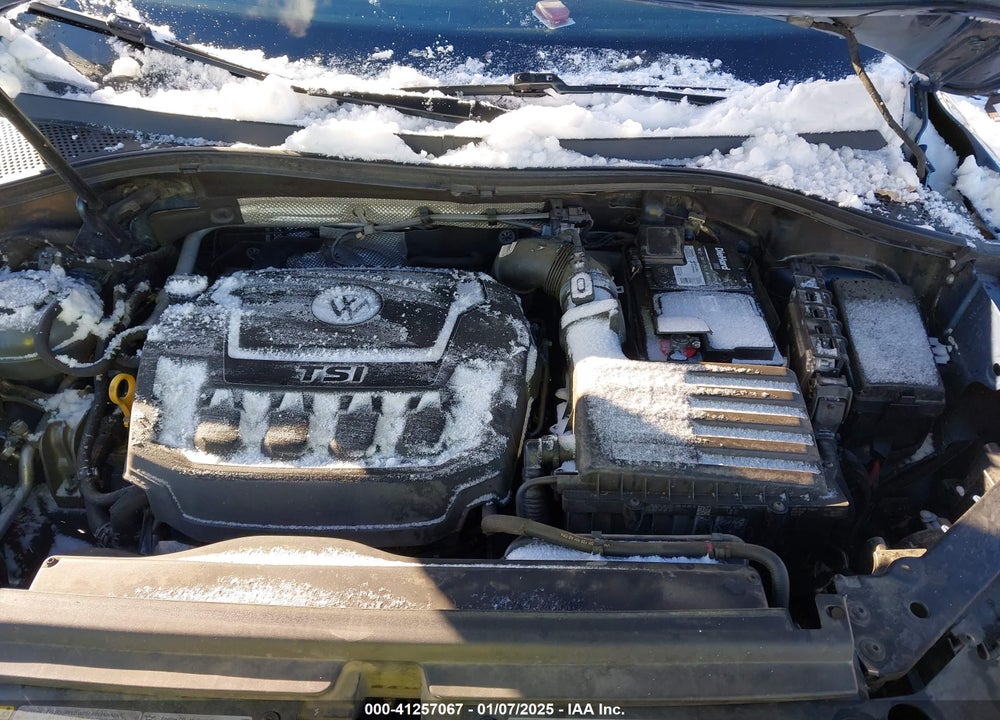2018 VOLKSWAGEN TIGUAN VIN: 3VV2B7AX0JM138838