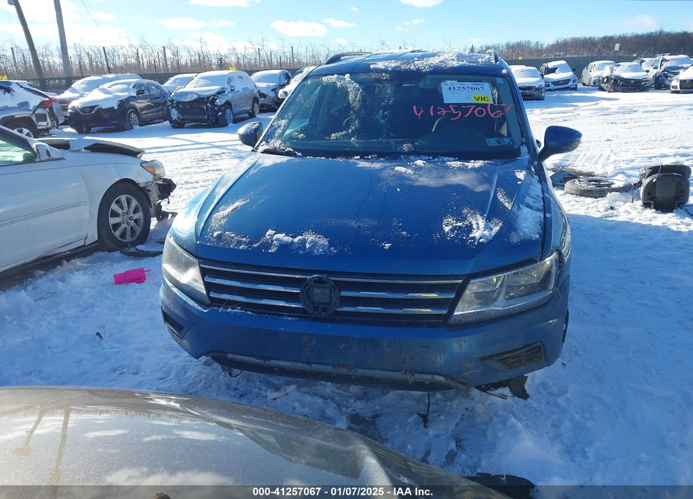 2018 VOLKSWAGEN TIGUAN VIN: 3VV2B7AX0JM138838