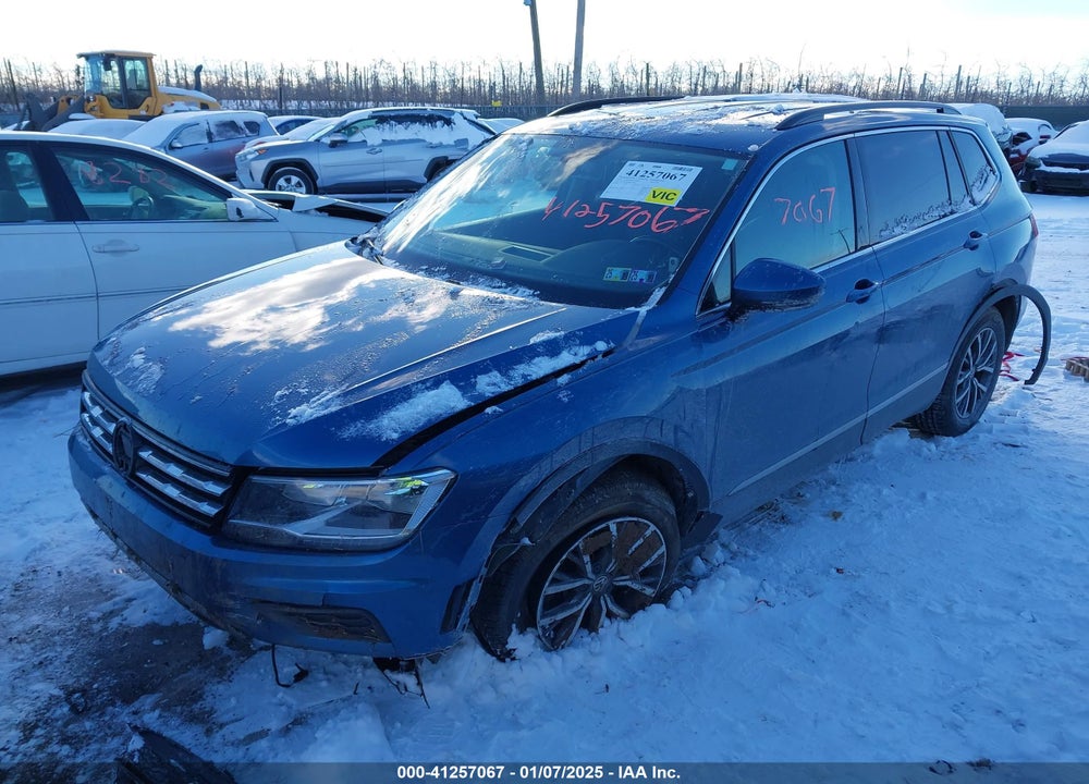 2018 VOLKSWAGEN TIGUAN VIN: 3VV2B7AX0JM138838