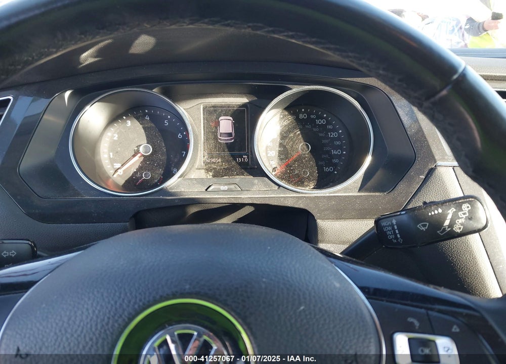 2018 VOLKSWAGEN TIGUAN VIN: 3VV2B7AX0JM138838