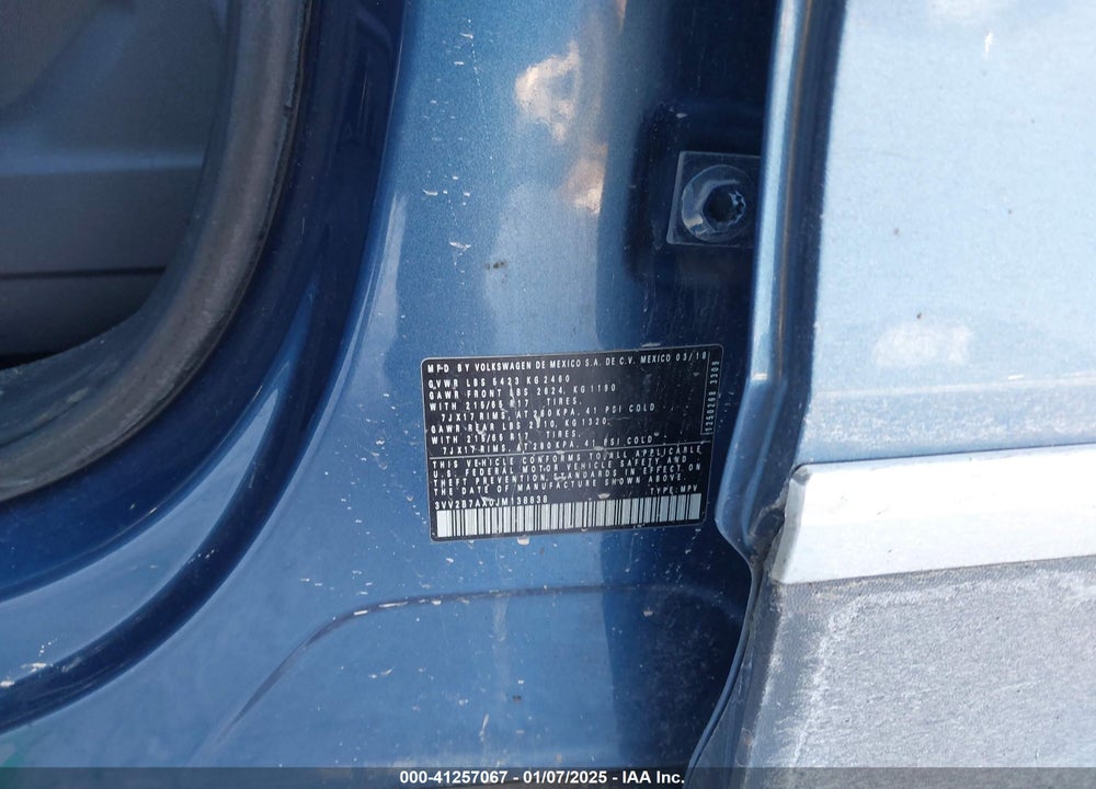 2018 VOLKSWAGEN TIGUAN VIN: 3VV2B7AX0JM138838