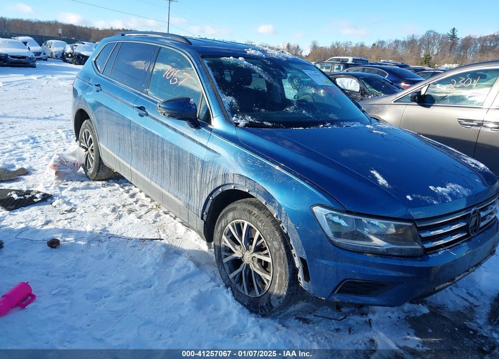 2018 VOLKSWAGEN TIGUAN VIN: 3VV2B7AX0JM138838