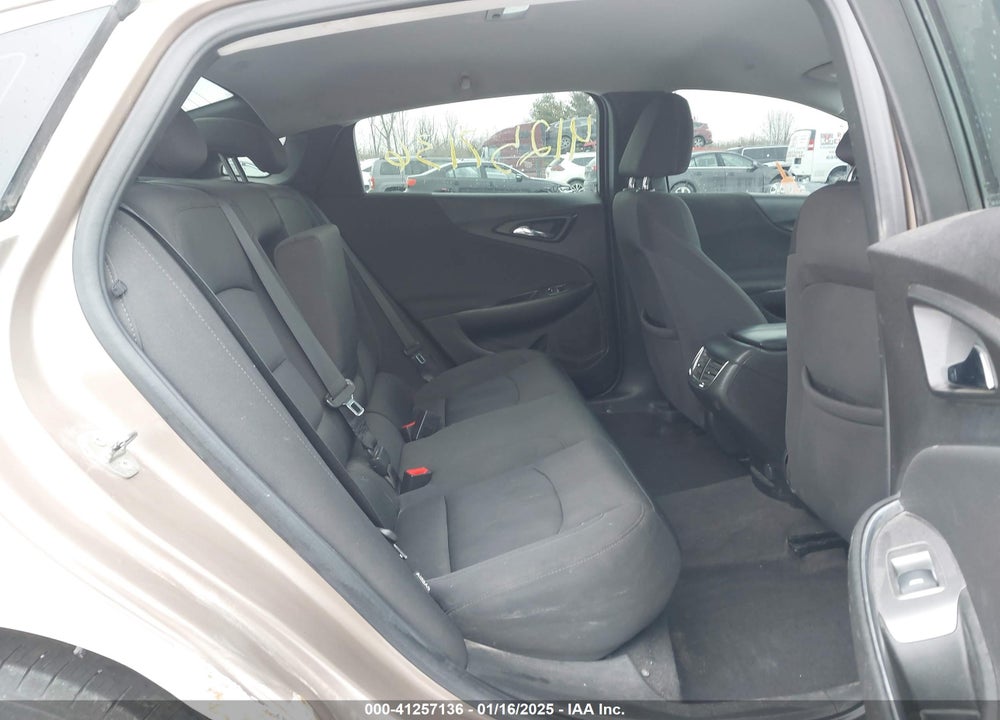 2018 CHEVROLET MALIBU LT VIN: 1G1ZD5ST1JF209738