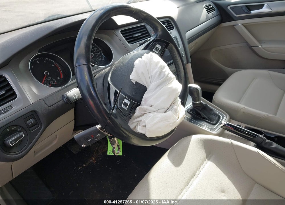 2017 VOLKSWAGEN GOLF VIN: 3VW217AU2HM009028