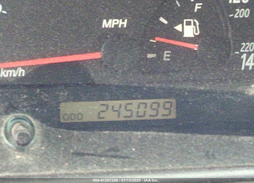 2003 TOYOTA CAMRY XLE VIN: 4T1BE30K33U135687