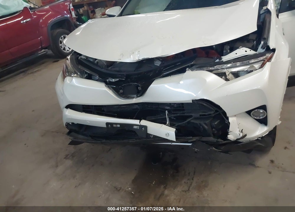 2016 TOYOTA RAV4 HYBRID LIMITED VIN: JTMDJREV4GD032380