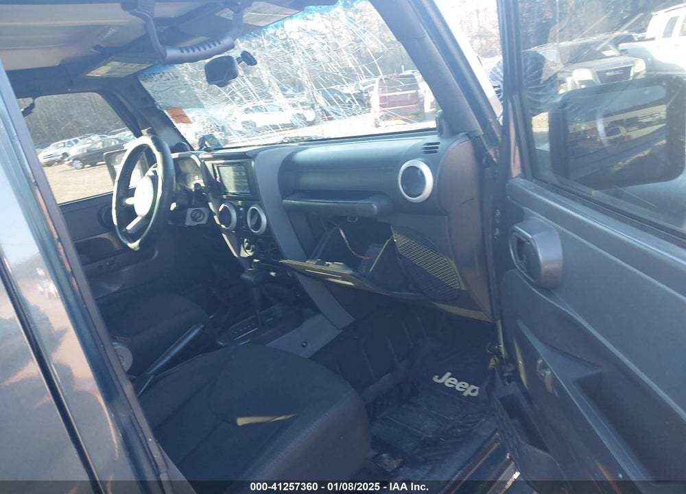 2008 JEEP WRANGLER UNLIMITED SAHARA VIN: 1J4GA59168L518168