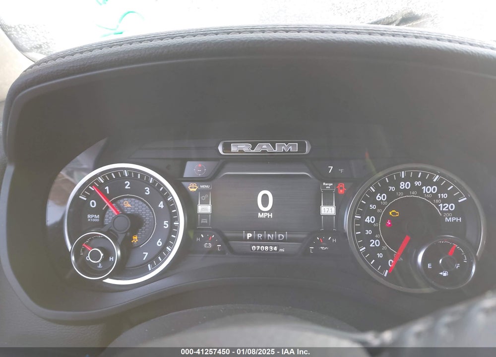 2019 RAM 1500 LAIE  4X4 5'7 BOX VIN: 1C6SRFJT5KN786773