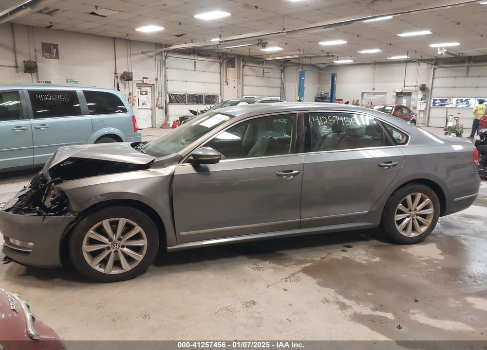 2012 VOLKSWAGEN PASSAT 2.5L SEL PREMIUM VIN: 1VWCP7A32CC082680