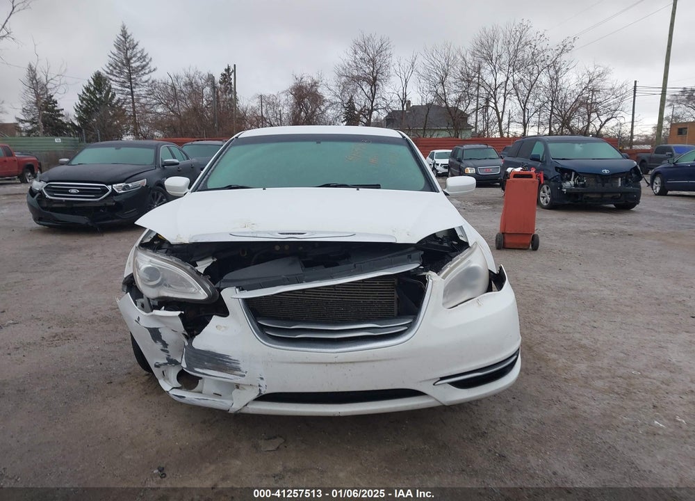 2013 CHRYSLER 200 VIN: 1C3CCBBB4DN654589