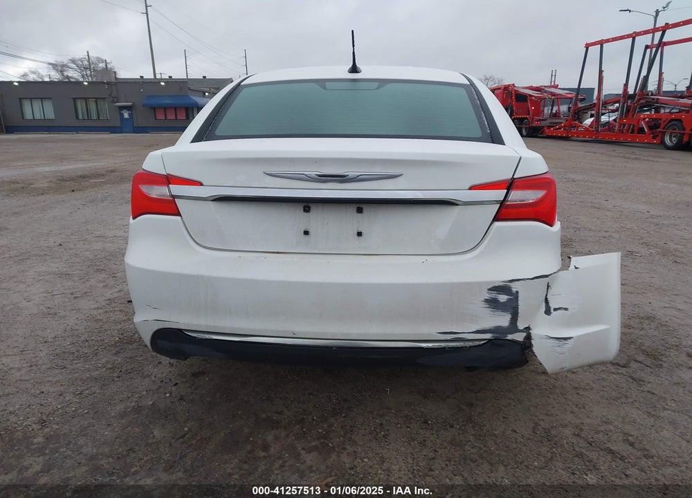 2013 CHRYSLER 200 VIN: 1C3CCBBB4DN654589