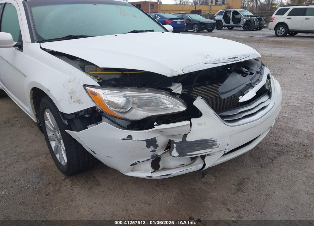 2013 CHRYSLER 200 VIN: 1C3CCBBB4DN654589