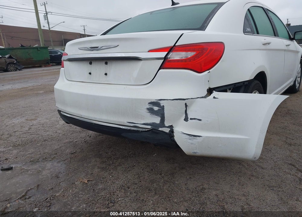 2013 CHRYSLER 200 VIN: 1C3CCBBB4DN654589