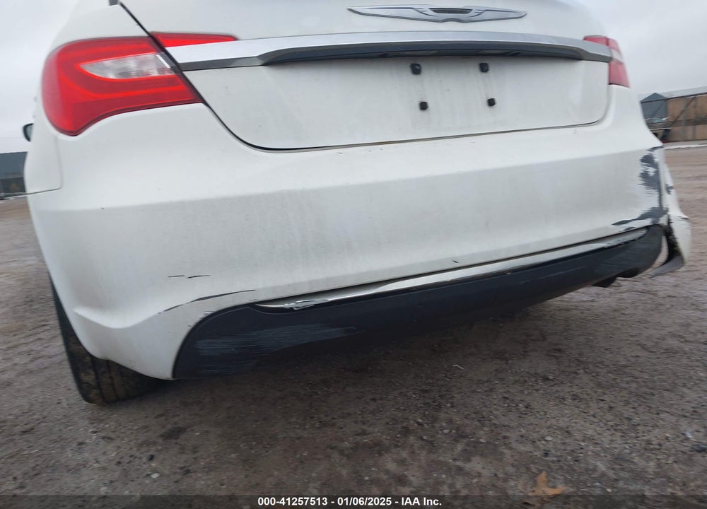 2013 CHRYSLER 200 VIN: 1C3CCBBB4DN654589