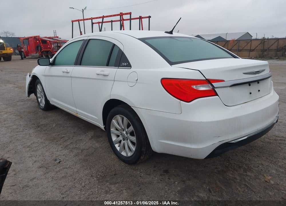 2013 CHRYSLER 200 VIN: 1C3CCBBB4DN654589