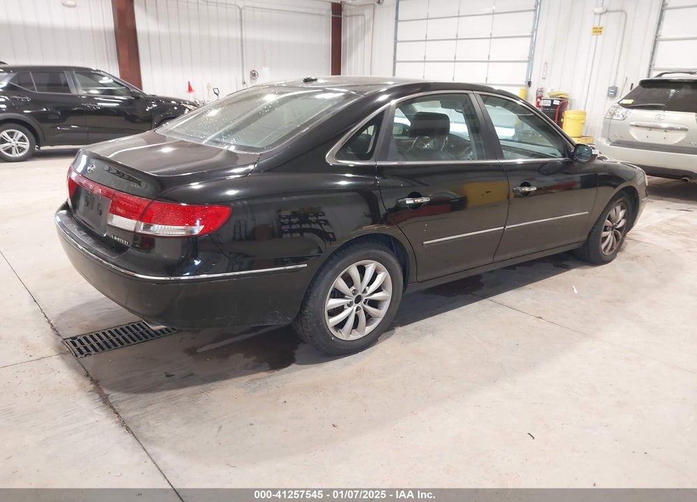 2008 HYUNDAI AZERA LIMITED VIN: KMHFC46F08A265569