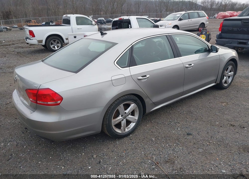 2014 VOLKSWAGEN PASSAT 2.5L SE VIN: 1VWBP7A35EC019460