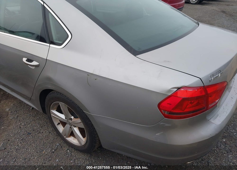 2014 VOLKSWAGEN PASSAT 2.5L SE VIN: 1VWBP7A35EC019460