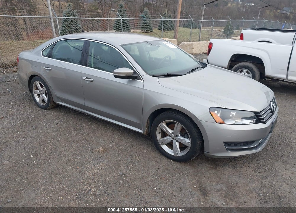 2014 VOLKSWAGEN PASSAT 2.5L SE VIN: 1VWBP7A35EC019460