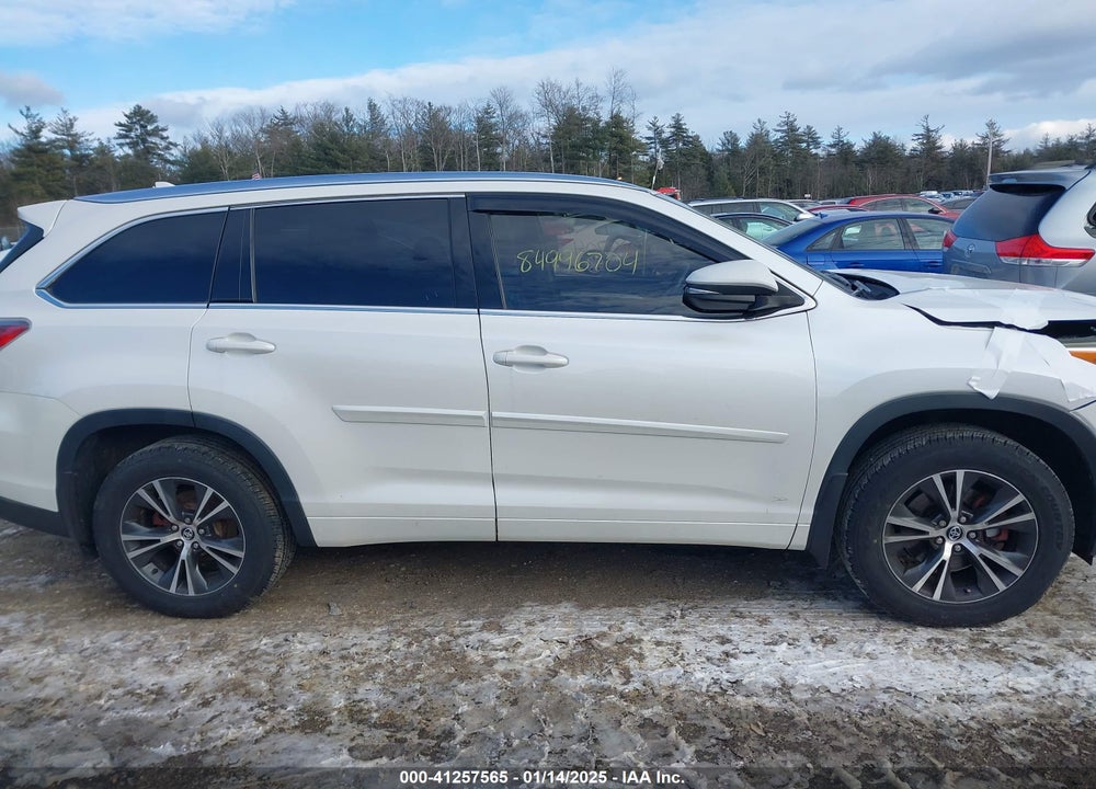 2016 TOYOTA HIGHLANDER XLE V6 VIN: 5TDJKRFH9GS240476