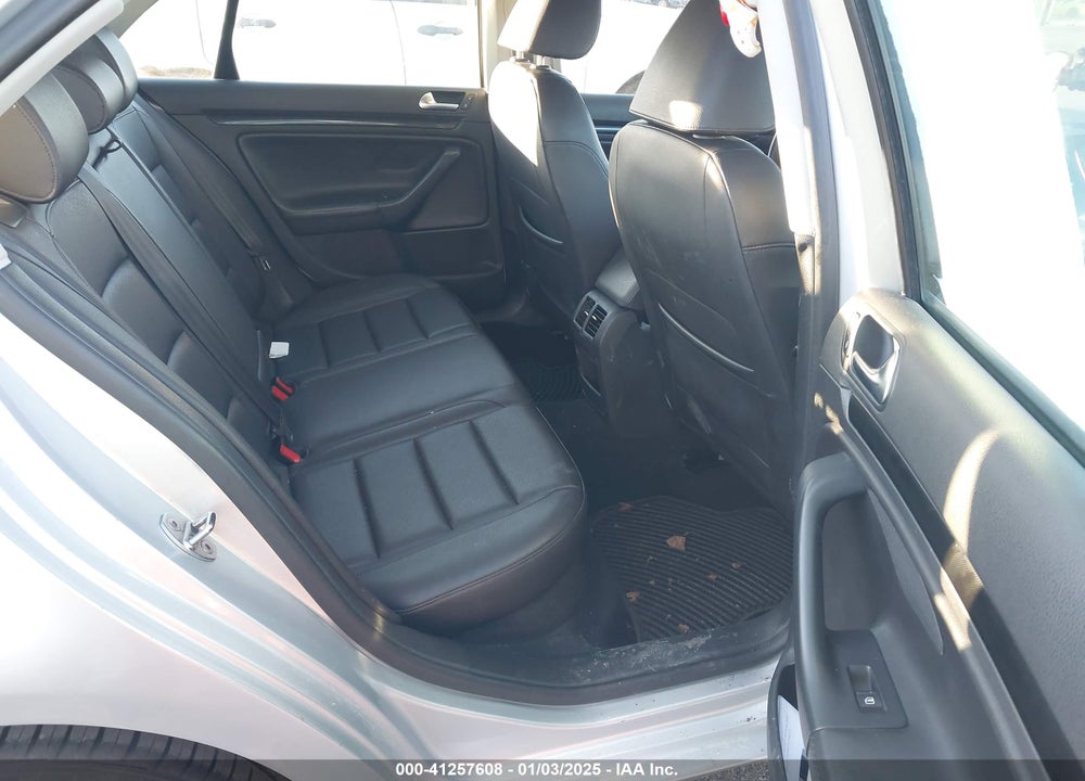 2010 VOLKSWAGEN JETTA VIN: 3VWRA7AJ3AM023496