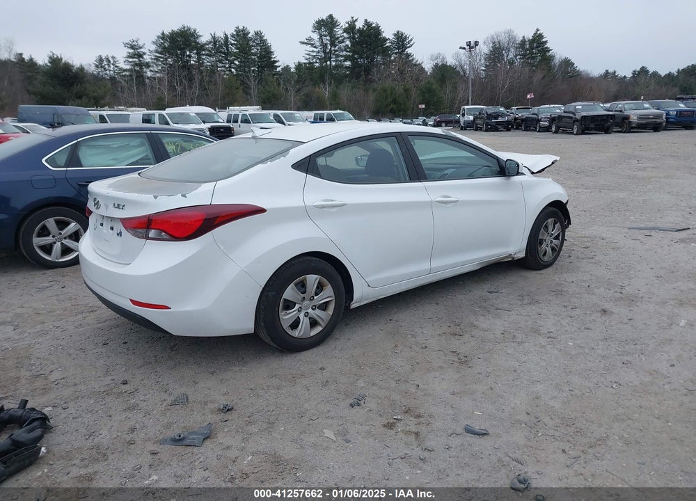 2016 HYUNDAI ELANTRA VIN: 5NPDH4AE8GH788518