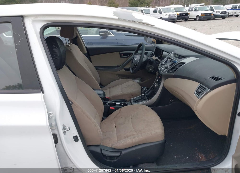 2016 HYUNDAI ELANTRA VIN: 5NPDH4AE8GH788518