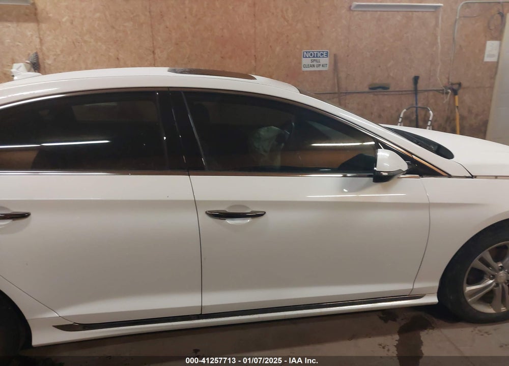 2018 HYUNDAI SONATA SPORT VIN: 5NPE34AF2JH724932