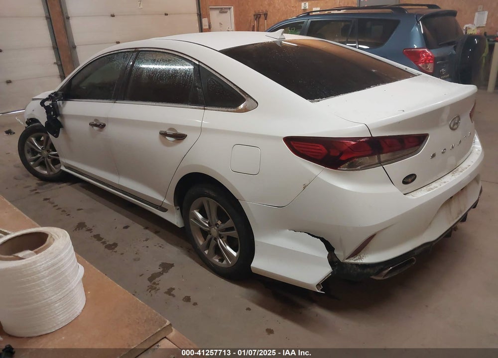 2018 HYUNDAI SONATA SPORT VIN: 5NPE34AF2JH724932