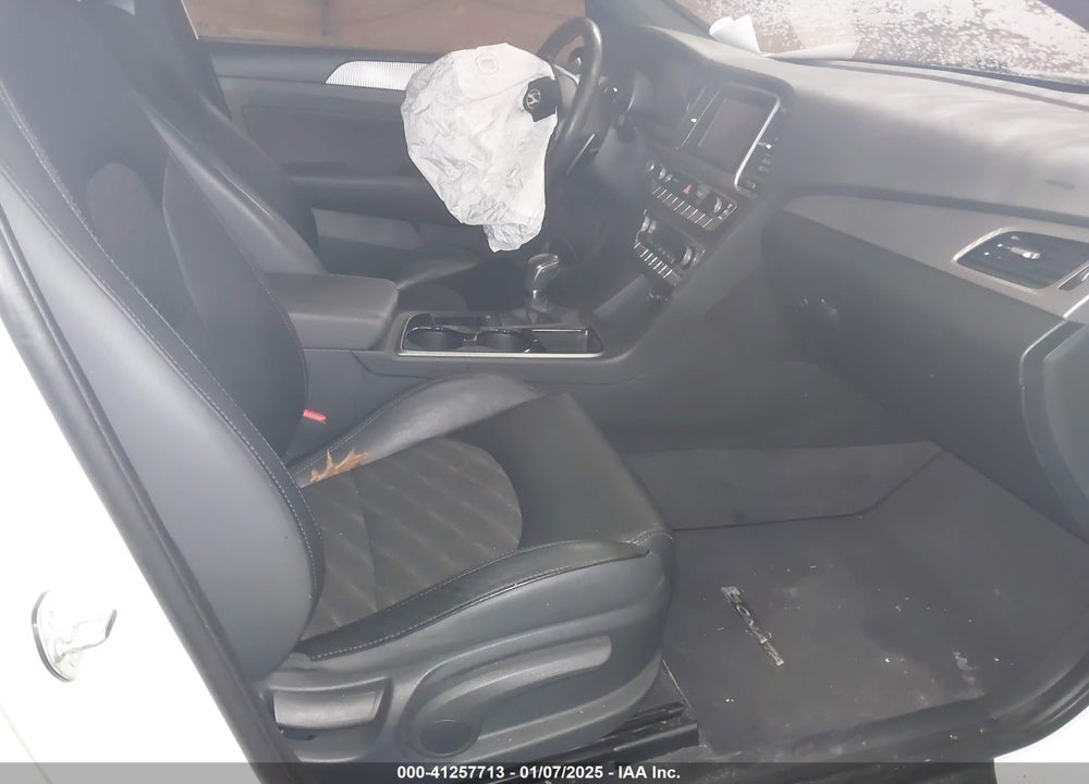 2018 HYUNDAI SONATA SPORT VIN: 5NPE34AF2JH724932
