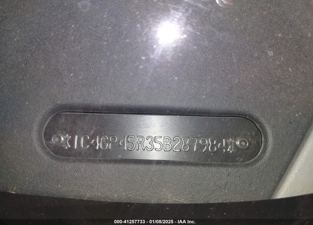 2005 CHRYSLER TOWN & COUNTRY VIN: 1C4GP45R35B287984