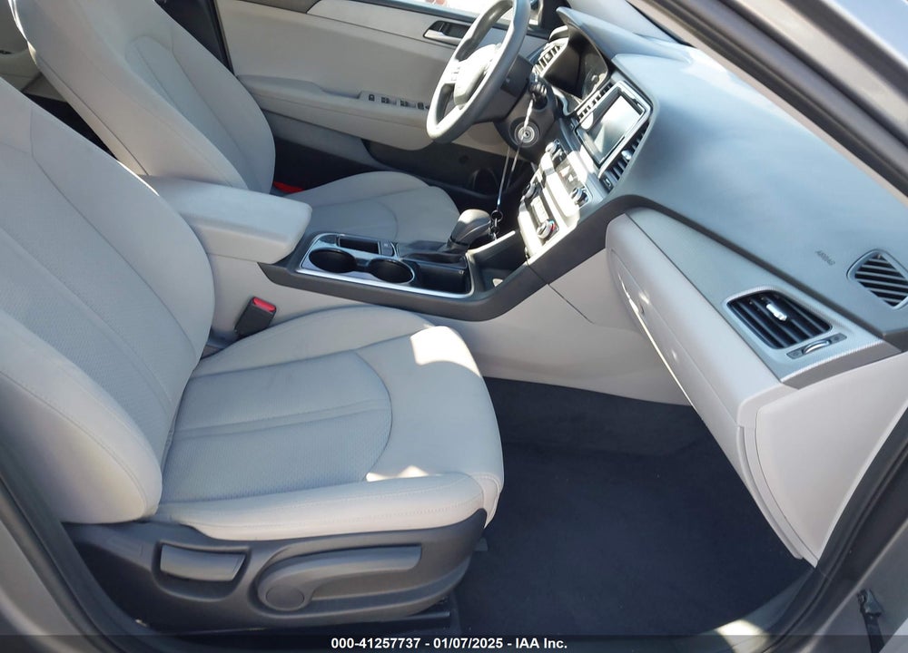 2018 HYUNDAI SONATA VIN: 5NPE24AF5JH671923
