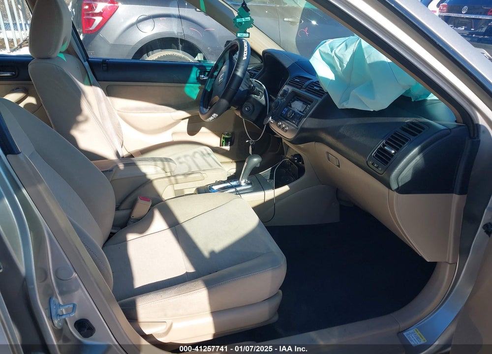 2005 HONDA CIVIC HYBRID VIN: JHMES96685S017882