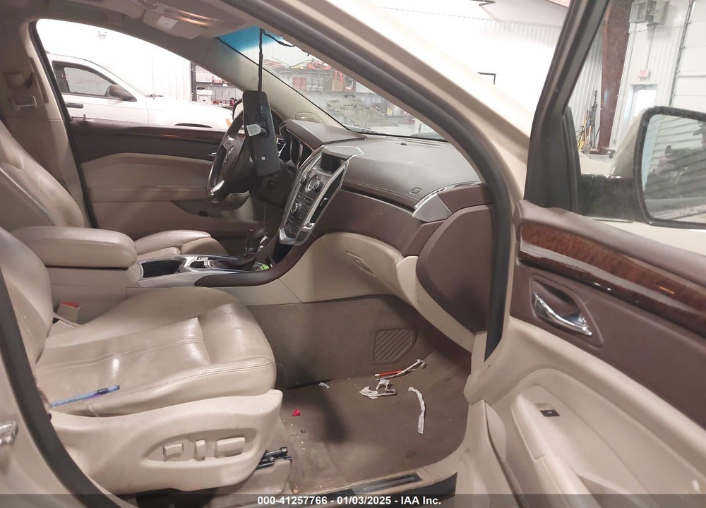 2011 CADILLAC SRX LUXURY COLLECTION VIN: 3GYFNAEY2BS519329