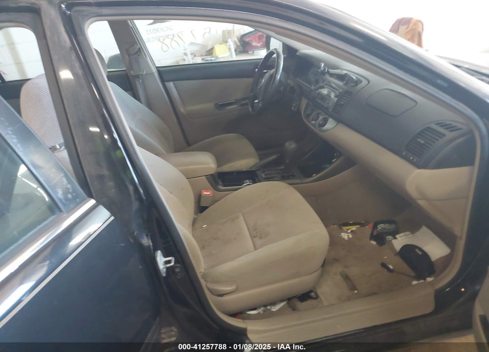 2004 TOYOTA CAMRY SE VIN: 4T1BE32K84U287043