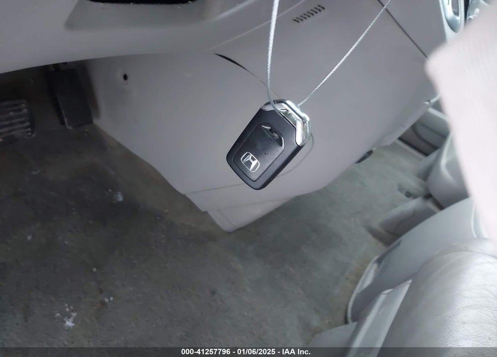 2016 HONDA ODYSSEY EX-L VIN: 5FNRL5H6XGB037721