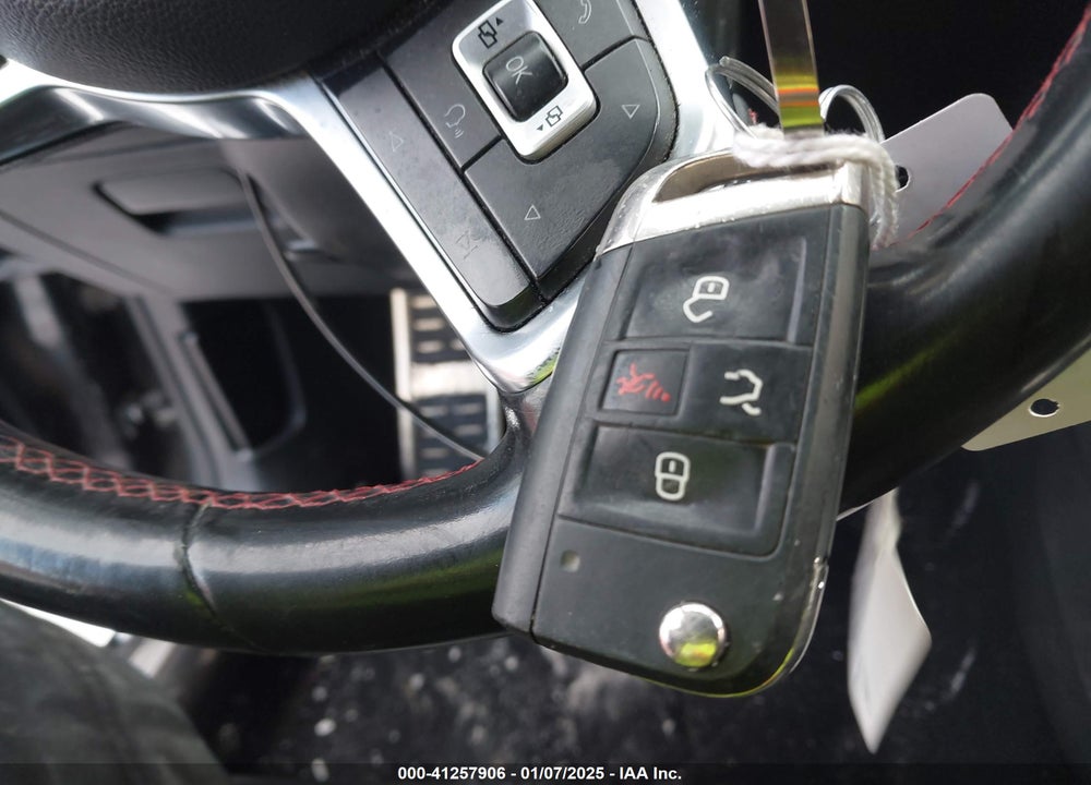 2017 VOLKSWAGEN GTI VIN: 3VW547AU2HM026710