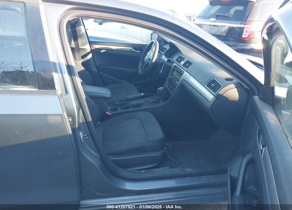 2014 VOLKSWAGEN PASSAT 1.8T S VIN: 1VWAS7A31EC056063