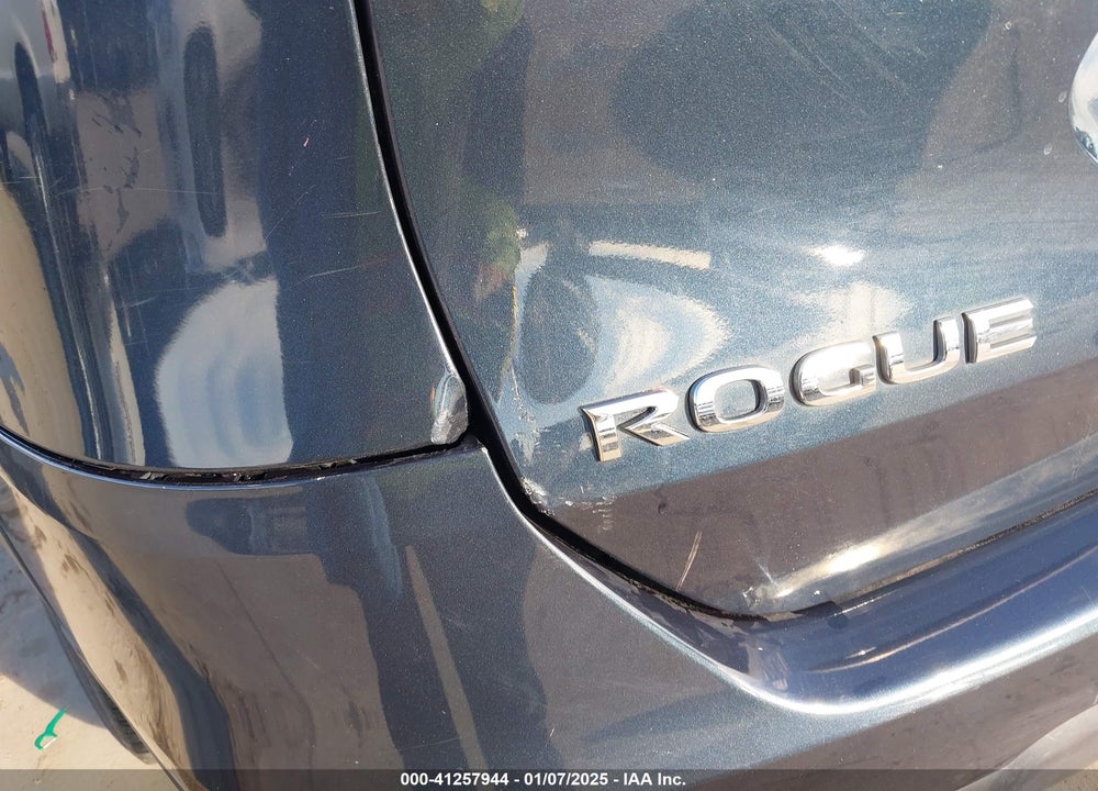 2015 NISSAN ROGUE SL VIN: 5N1AT2MVXFC890409