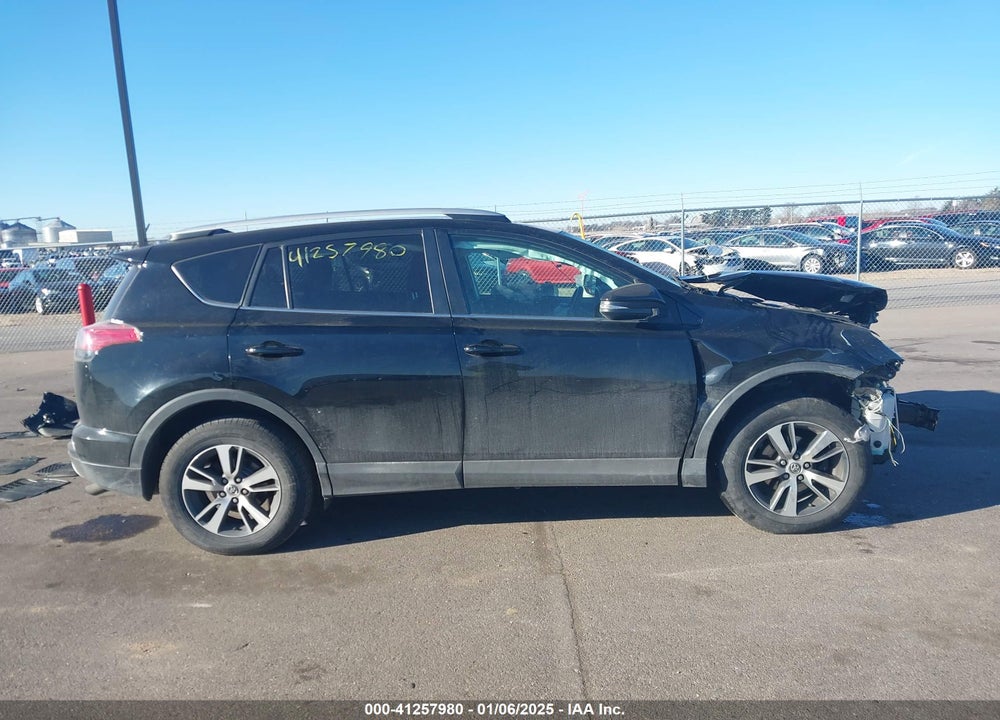 2016 TOYOTA RAV4 XLE VIN: 2T3RFREV4GW535935