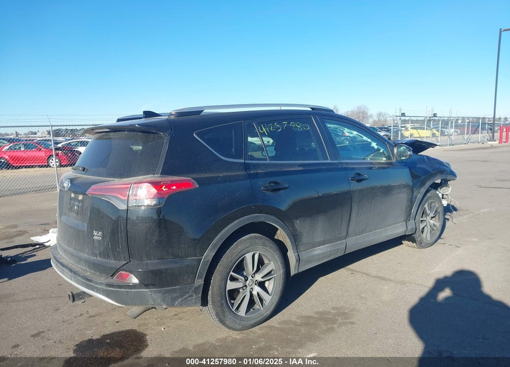 2016 TOYOTA RAV4 XLE VIN: 2T3RFREV4GW535935