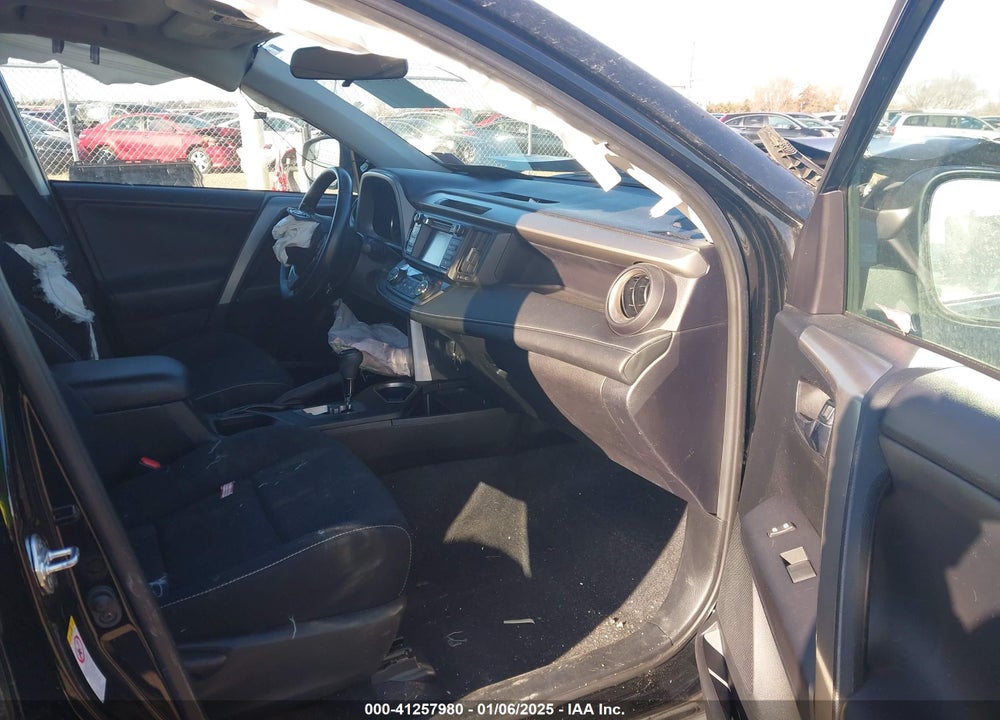 2016 TOYOTA RAV4 XLE VIN: 2T3RFREV4GW535935