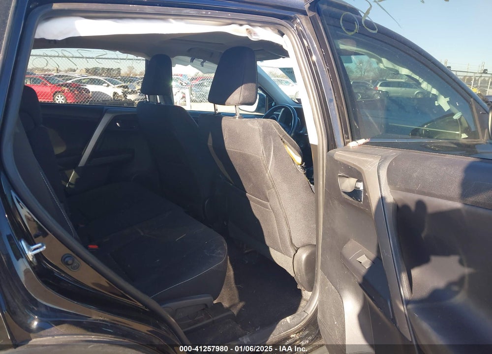 2016 TOYOTA RAV4 XLE VIN: 2T3RFREV4GW535935