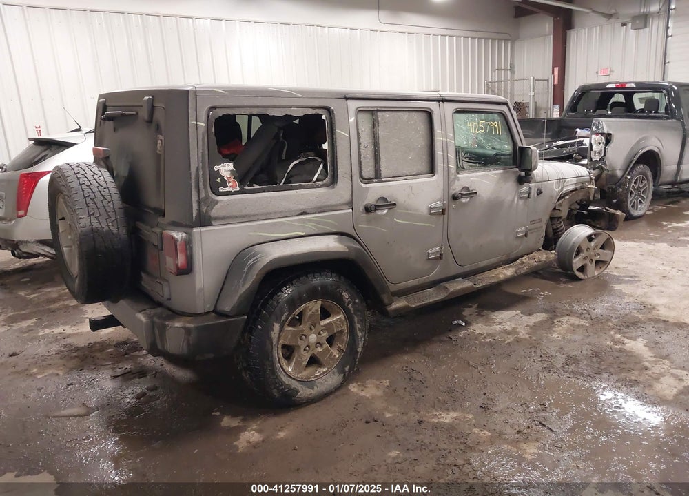 2015 JEEP WRANGLER UNLIMITED SPORT VIN: 1C4BJWDG2FL692592