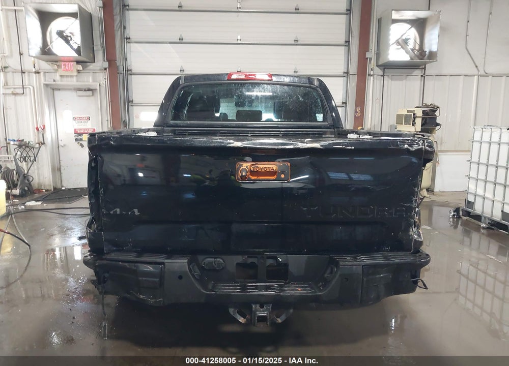 2018 TOYOTA TUNDRA PLATINUM 5.7L V8 VIN: 5TFAW5F19JX765068