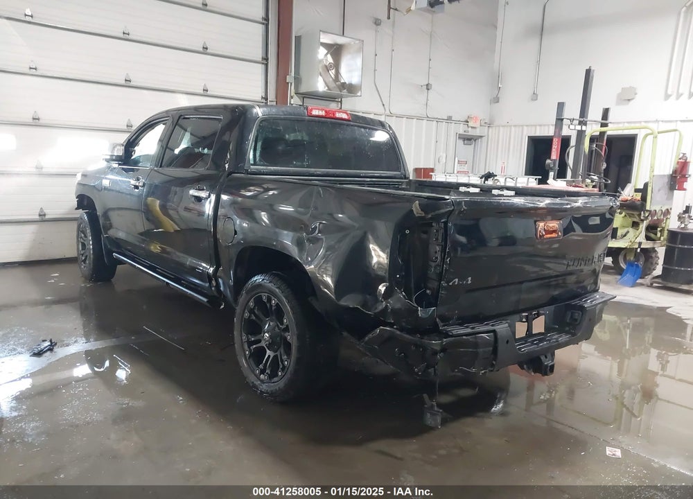 2018 TOYOTA TUNDRA PLATINUM 5.7L V8 VIN: 5TFAW5F19JX765068