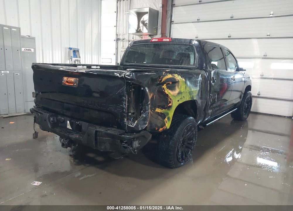 2018 TOYOTA TUNDRA PLATINUM 5.7L V8 VIN: 5TFAW5F19JX765068