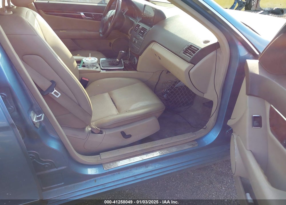 2011 MERCEDES-BENZ C 300 VIN: WDDGF8BB3BF541172