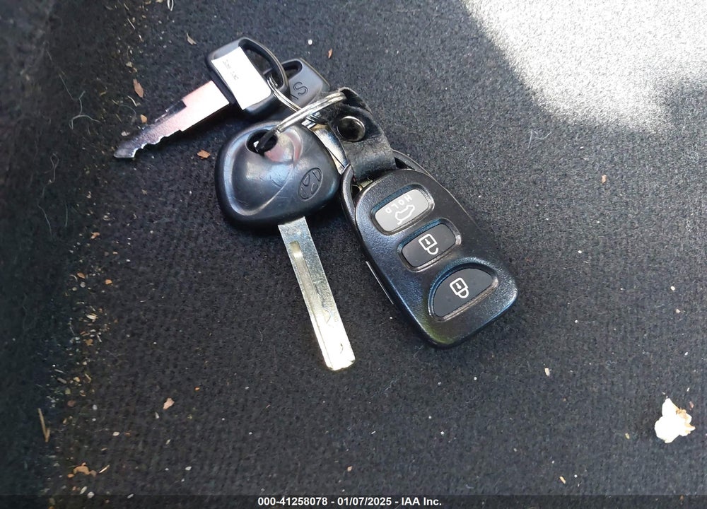 2013 HYUNDAI VELOSTER VIN: KMHTC6AD2DU104265