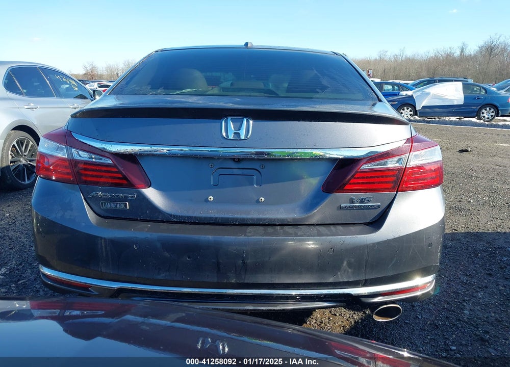 2016 HONDA ACCORD SEDAN VIN: 1HGCR3F9XGA018943